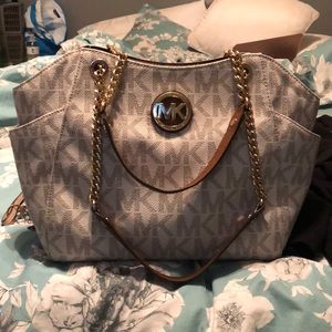 Michael kors purse